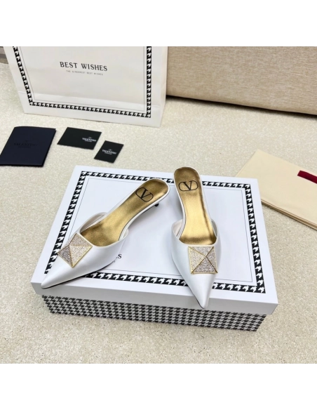Valentino slippers 099,Valentino Slippers,Slides Slippers,More Brands