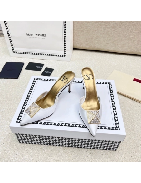 Valentino slippers 099,Valentino Slippers,Slides Slippers,More Brands