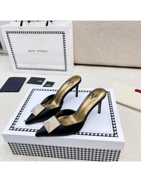 Valentino slippers 100,Valentino Slippers,Slides Slippers,More Brands