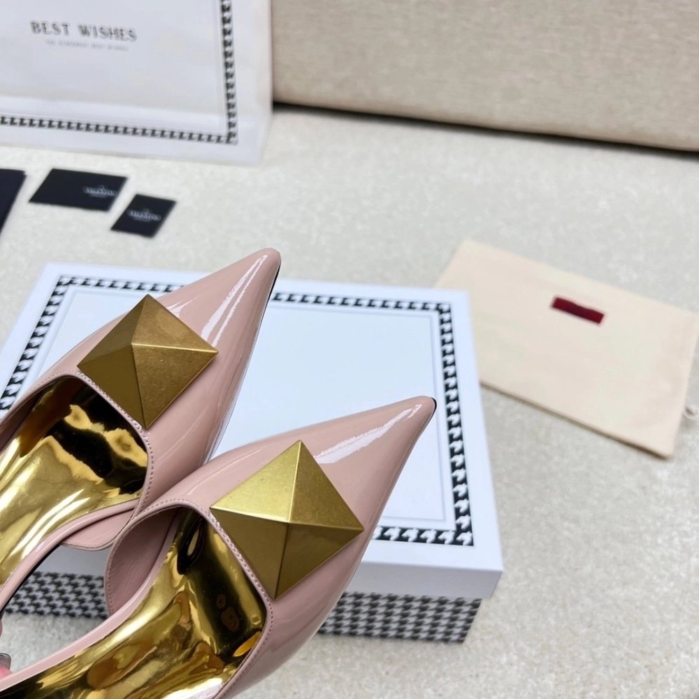 Valentino slippers 101,Valentino Slippers,Slides Slippers,More Brands