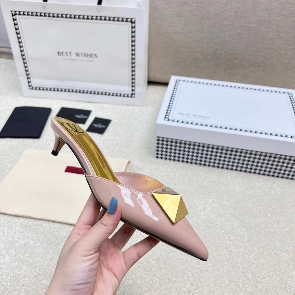 Valentino slippers 101,Valentino Slippers,Slides Slippers,More Brands