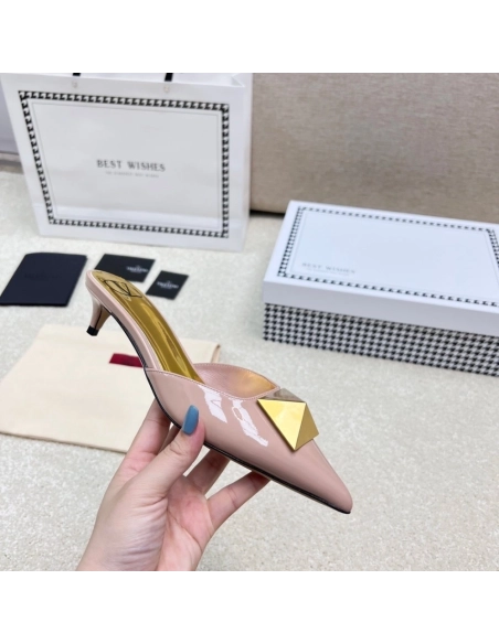 Valentino slippers 101,Valentino Slippers,Slides Slippers,More Brands