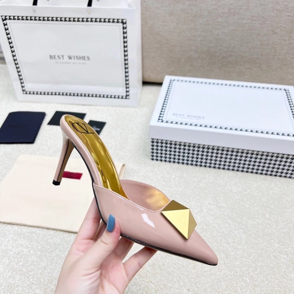 Valentino slippers 101,Valentino Slippers,Slides Slippers,More Brands