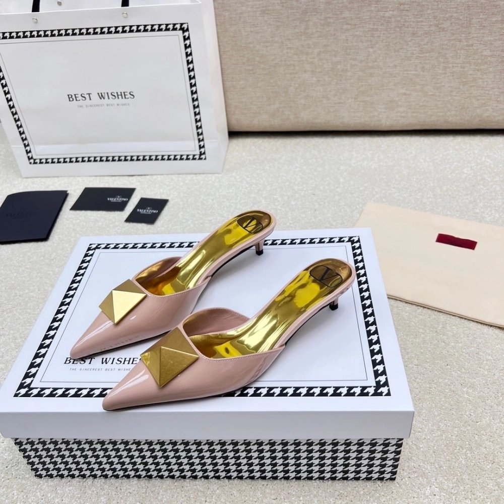 Valentino slippers 101,Valentino Slippers,Slides Slippers,More Brands