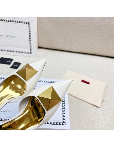 Valentino slippers 102,Valentino Slippers,Slides Slippers,More Brands