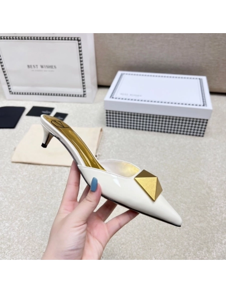 Valentino slippers 102,Valentino Slippers,Slides Slippers,More Brands