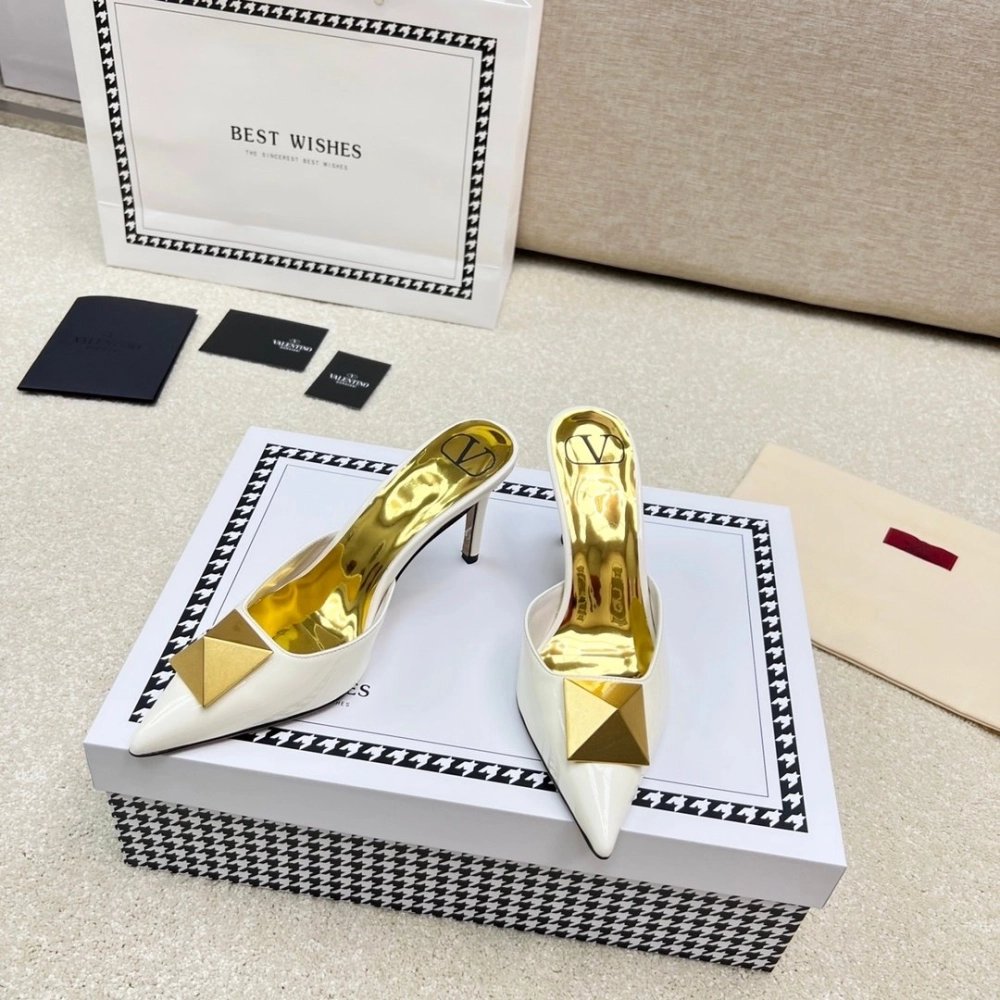 Valentino slippers 102,Valentino Slippers,Slides Slippers,More Brands