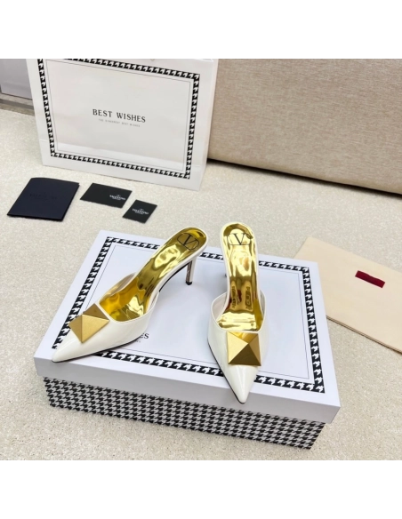 Valentino slippers 102,Valentino Slippers,Slides Slippers,More Brands