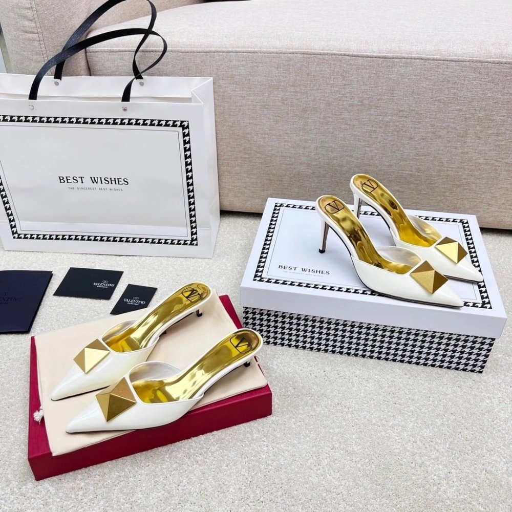 Valentino slippers 102,Valentino Slippers,Slides Slippers,More Brands
