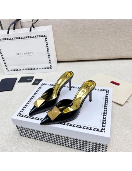 Valentino slippers 103,Valentino Slippers,Slides Slippers,More Brands