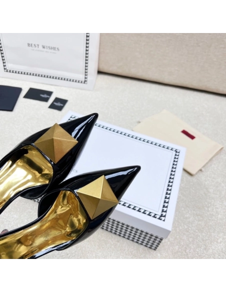 Valentino slippers 103,Valentino Slippers,Slides Slippers,More Brands