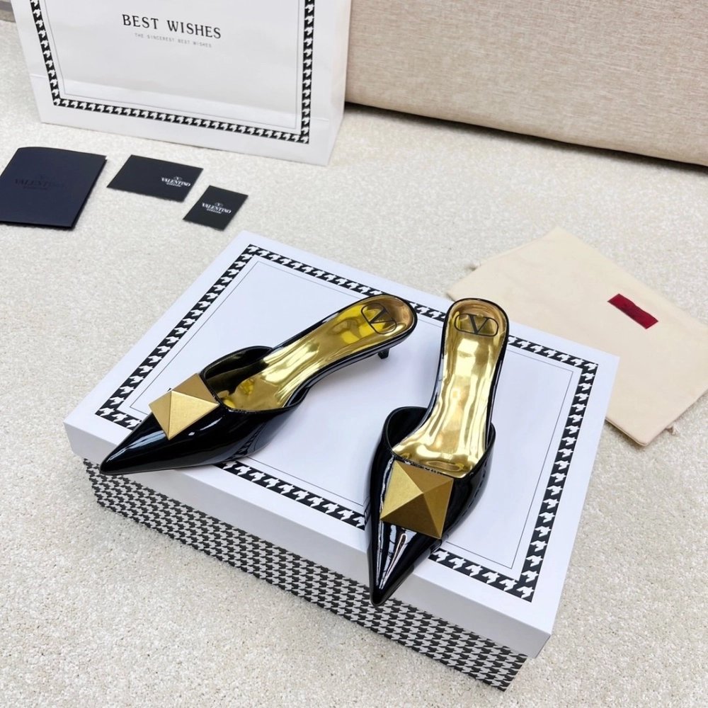 Valentino slippers 103,Valentino Slippers,Slides Slippers,More Brands