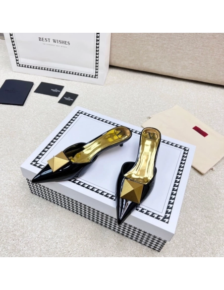 Valentino slippers 103,Valentino Slippers,Slides Slippers,More Brands