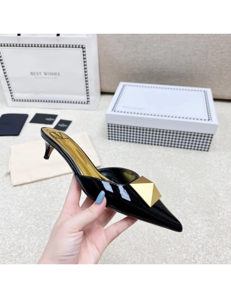 Valentino slippers 103,Valentino Slippers,Slides Slippers,More Brands