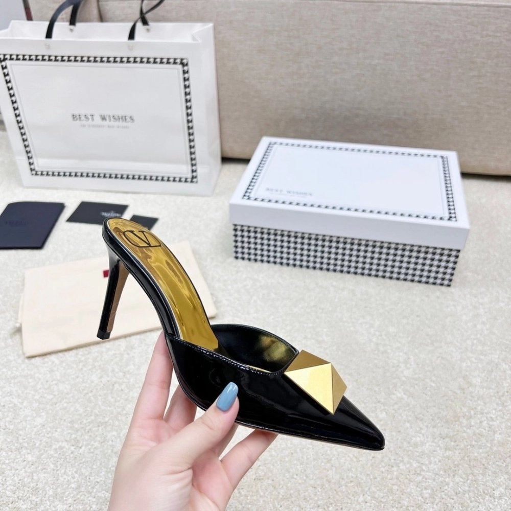 Valentino slippers 103,Valentino Slippers,Slides Slippers,More Brands