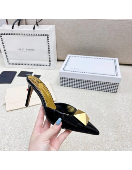 Valentino slippers 103,Valentino Slippers,Slides Slippers,More Brands
