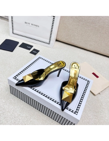 Valentino slippers 103,Valentino Slippers,Slides Slippers,More Brands