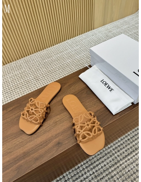 LOEWE Slippers 047,Loewe Slippers,Slides Slippers,More Brands