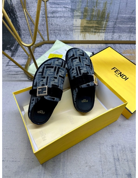 Fendi Slippers 011,Fendi Slippers,Slides Slippers,More Brands