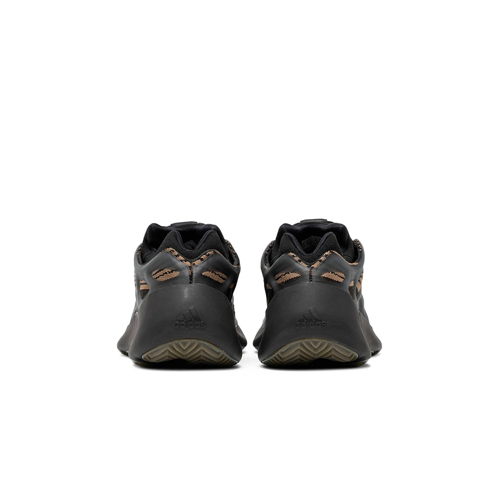 YEEZY 700 V3 CLAY BROWN,YEEZY 700,YEEZY