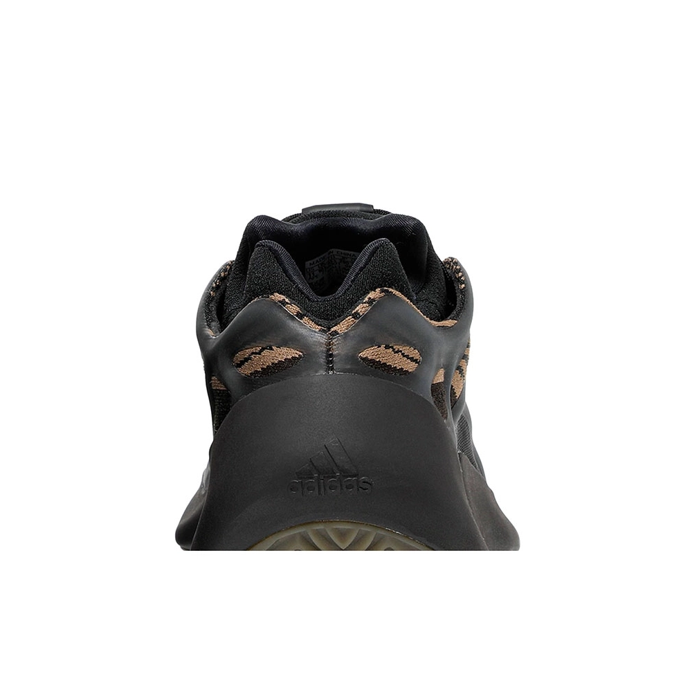 YEEZY 700 V3 CLAY BROWN,YEEZY 700,YEEZY