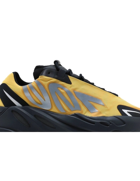 YEEZY BOOST 700 MNVN HONEY FLUX,YEEZY 700,YEEZY