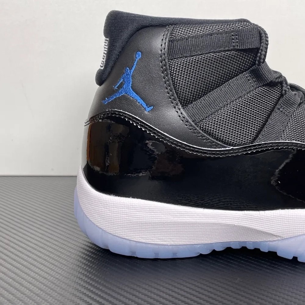 Air Jordan 11 Retro 'Space Jam' (2026)