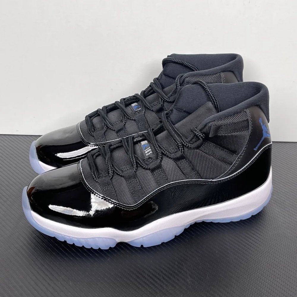Air Jordan 11 Retro 'Space Jam' (2026)
