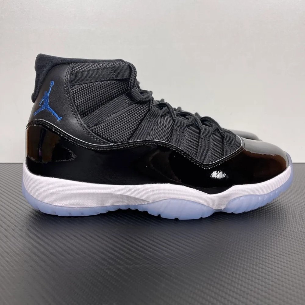 Air Jordan 11 Retro 'Space Jam' (2026)