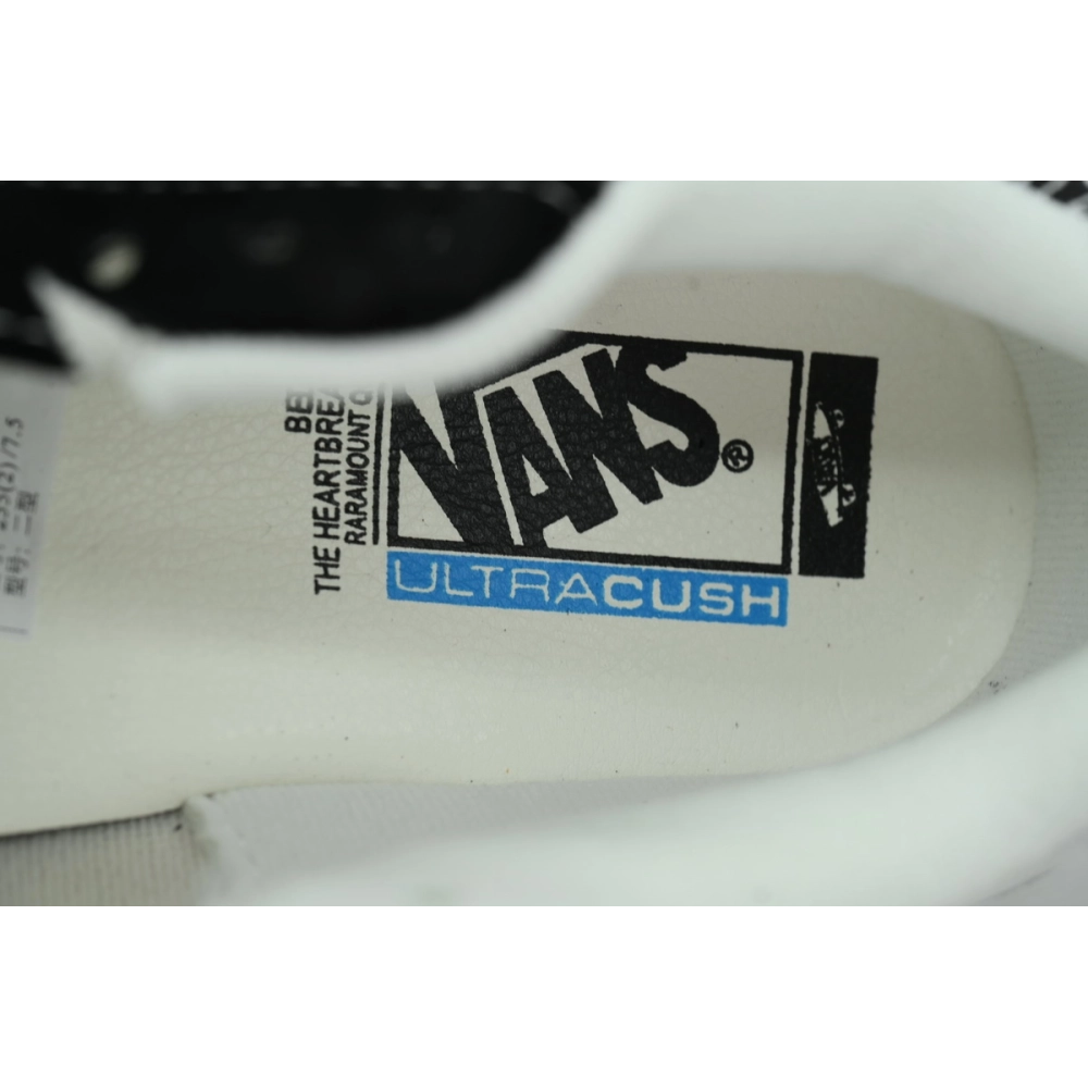 premium reps BEDWINTHE HEARTBREAKERS&215;Vault by Vans Knu Skool VLT LXBlack VN0007QDBMW sneakers at Shoes Official. Shop iconic