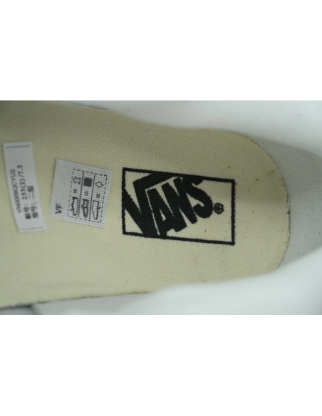 premium reps Vans Knu-Skool Navy White VN0009QC6BP sneakers at Shoes Official. Shop iconic styles from top brands