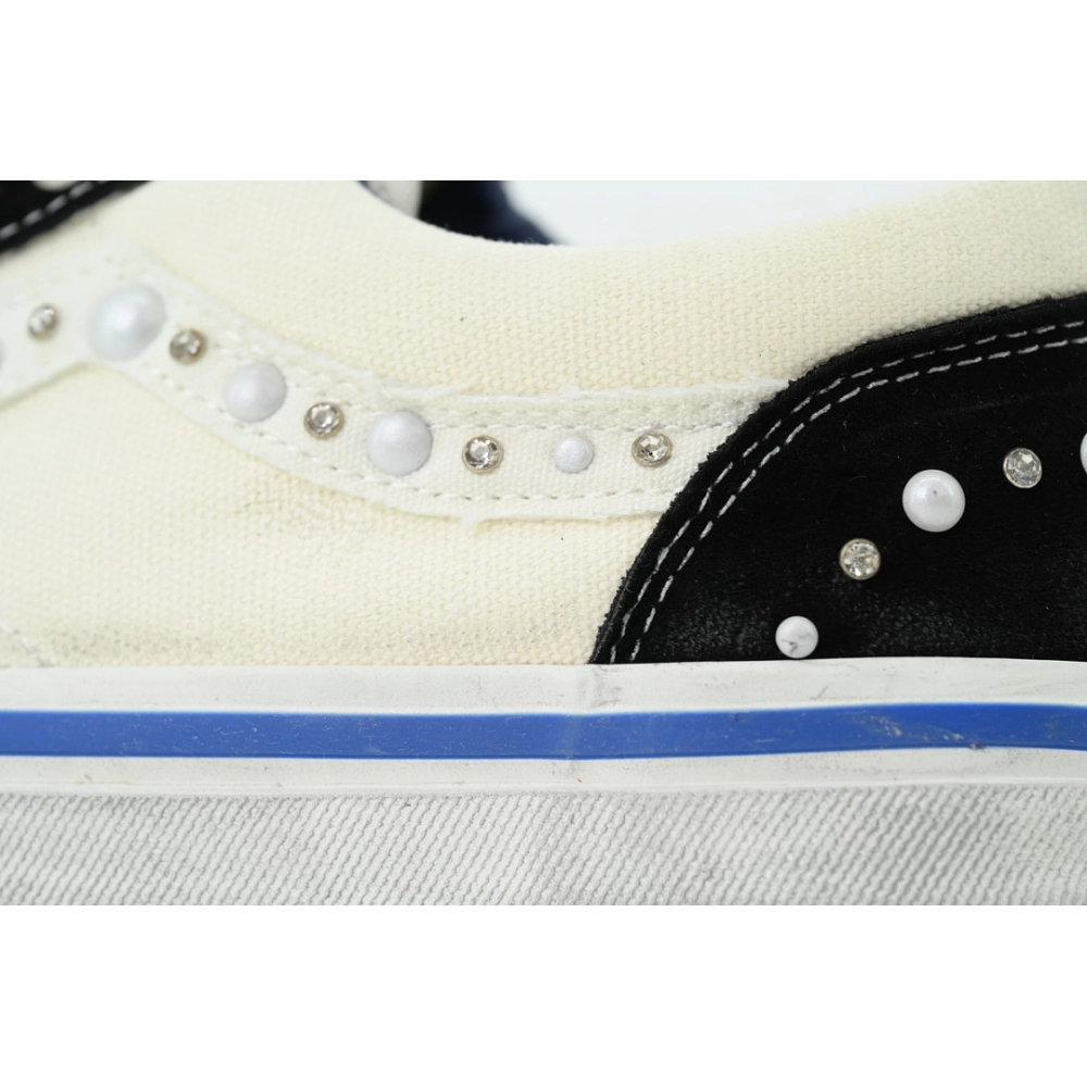 premium reps Vans Old Skool 36 Pearlized Pack-Marshmallow White sneakers at Shoes Official. Shop iconic styles from top brands