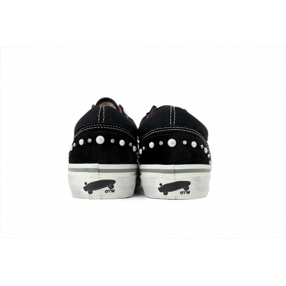 premium reps Vans Old Skool 36 Pearlized Pack-Black sneakers at Shoes Official. Shop iconic styles from top brands
