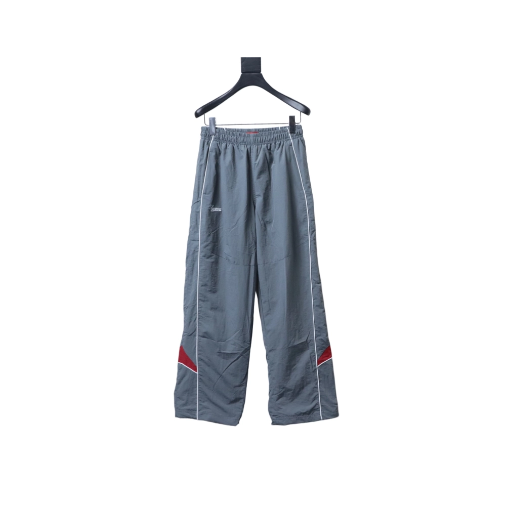 premium reps Supreme 25FW Contrast Piping Track Grey sneakers at Shoes Official. Shop iconic styles from top brands
