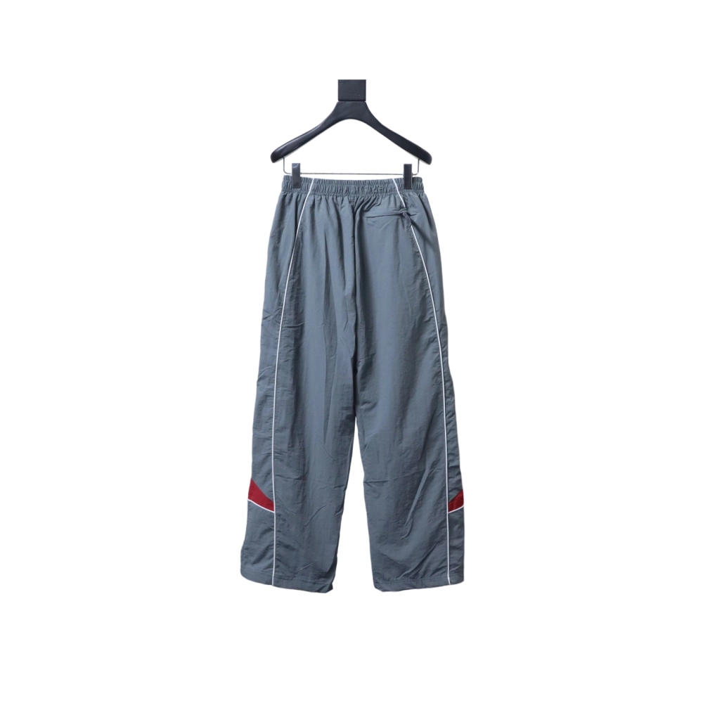 premium reps Supreme 25FW Contrast Piping Track Grey sneakers at Shoes Official. Shop iconic styles from top brands
