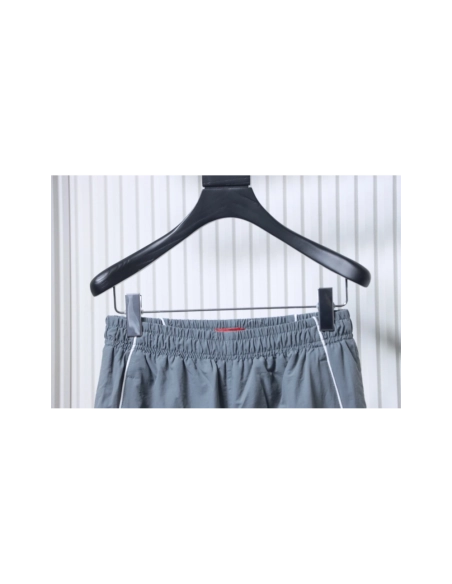 premium reps Supreme 25FW Contrast Piping Track Grey sneakers at Shoes Official. Shop iconic styles from top brands