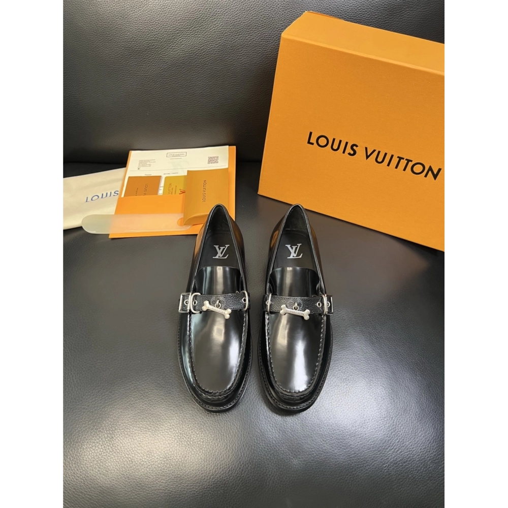 Louis Vuitton leather shoes 011,Louis Vuitton Leather Shoes,LOUIS VUITTON Sneakers,Business Shoes