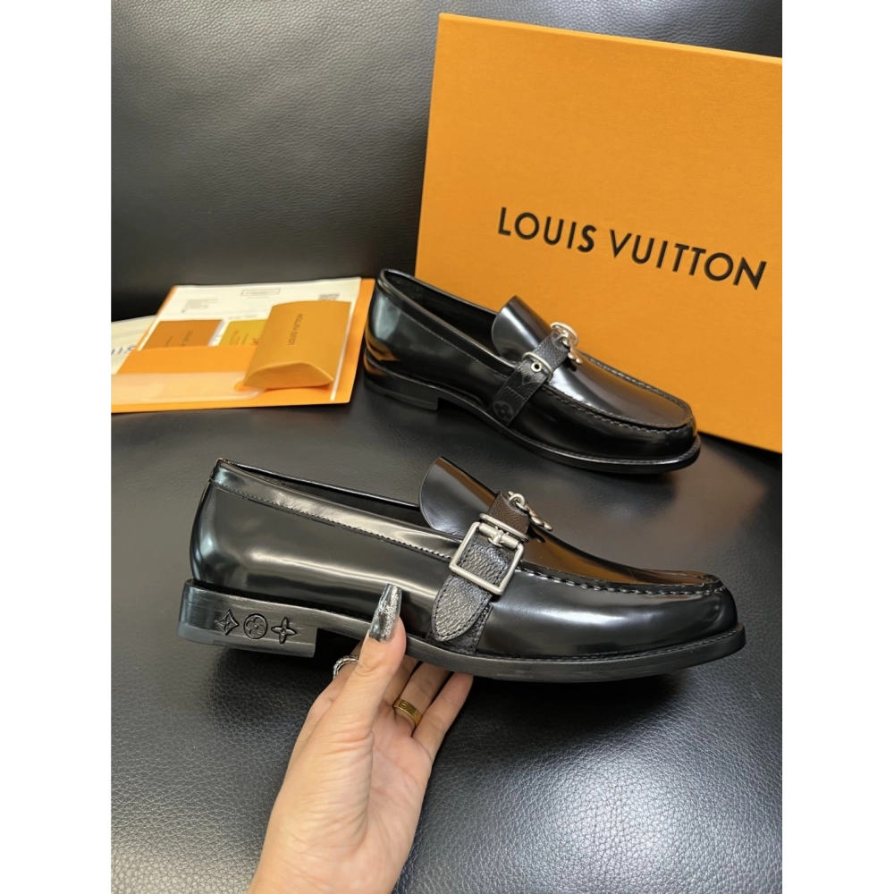 Louis Vuitton leather shoes 011,Louis Vuitton Leather Shoes,LOUIS VUITTON Sneakers,Business Shoes