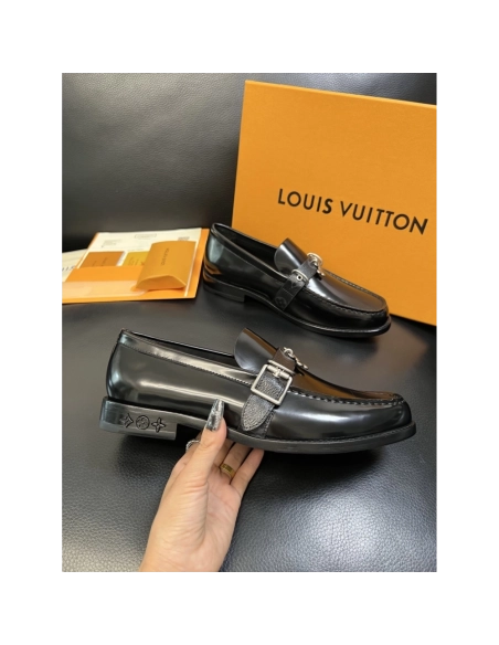 Louis Vuitton leather shoes 011,Louis Vuitton Leather Shoes,LOUIS VUITTON Sneakers,Business Shoes