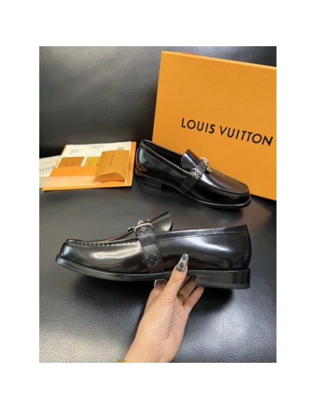 Louis Vuitton leather shoes 011,Louis Vuitton Leather Shoes,LOUIS VUITTON Sneakers,Business Shoes