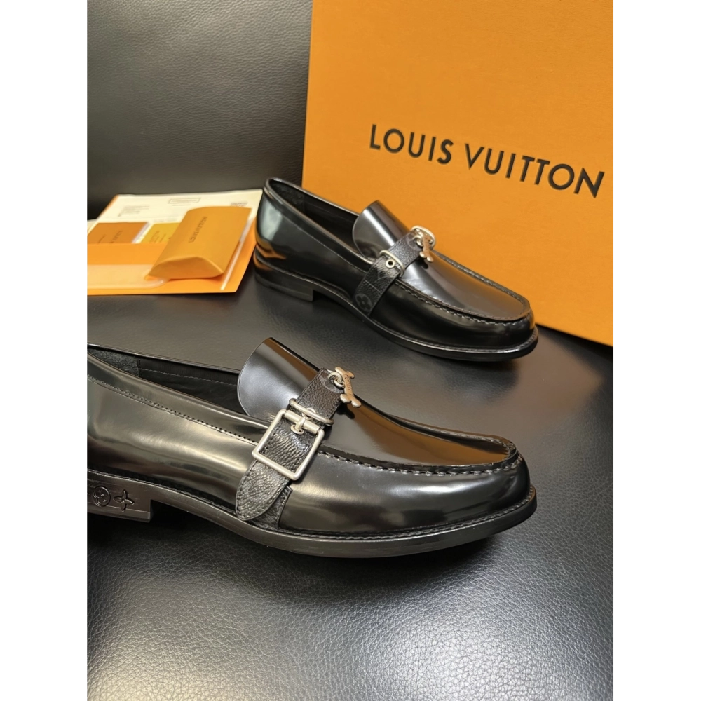 Louis Vuitton leather shoes 011,Louis Vuitton Leather Shoes,LOUIS VUITTON Sneakers,Business Shoes