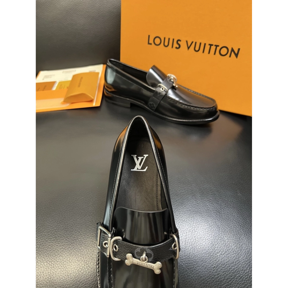 Louis Vuitton leather shoes 011,Louis Vuitton Leather Shoes,LOUIS VUITTON Sneakers,Business Shoes