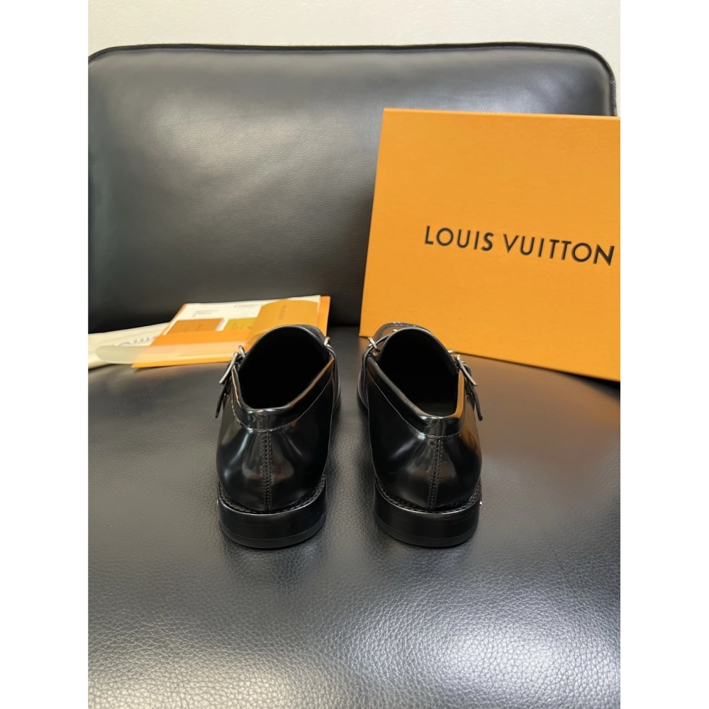 Louis Vuitton leather shoes 011,Louis Vuitton Leather Shoes,LOUIS VUITTON Sneakers,Business Shoes