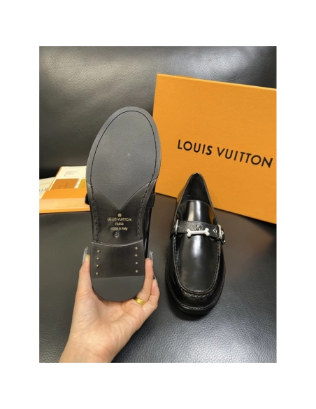 Louis Vuitton leather shoes 011,Louis Vuitton Leather Shoes,LOUIS VUITTON Sneakers,Business Shoes