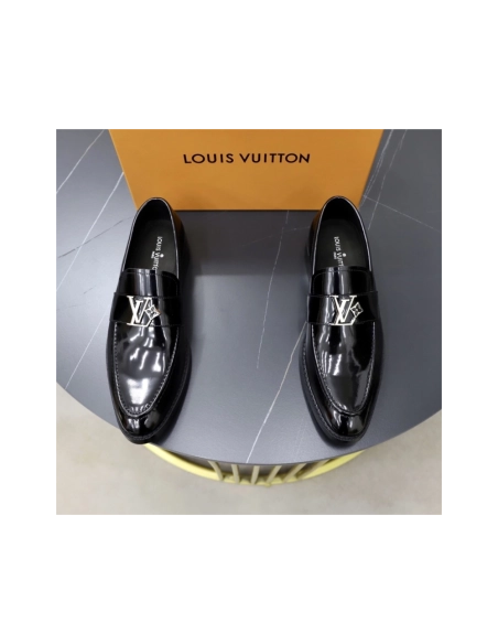 Louis Vuitton leather shoes 015,Louis Vuitton Leather Shoes,LOUIS VUITTON Sneakers,Business Shoes