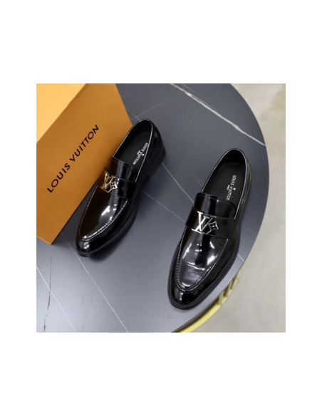 Louis Vuitton leather shoes 015,Louis Vuitton Leather Shoes,LOUIS VUITTON Sneakers,Business Shoes