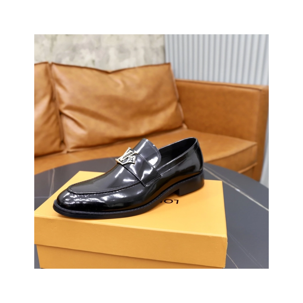 Louis Vuitton leather shoes 015,Louis Vuitton Leather Shoes,LOUIS VUITTON Sneakers,Business Shoes