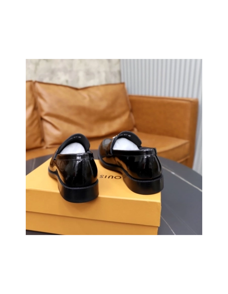 Louis Vuitton leather shoes 015,Louis Vuitton Leather Shoes,LOUIS VUITTON Sneakers,Business Shoes
