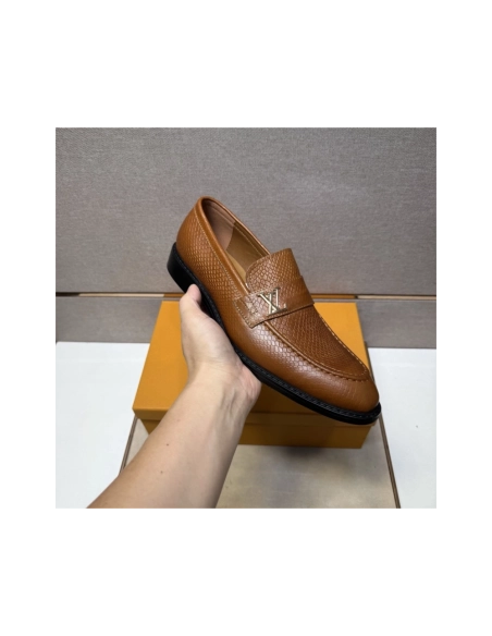Louis Vuitton leather shoes 042,Louis Vuitton Leather Shoes,LOUIS VUITTON Sneakers,Business Shoes
