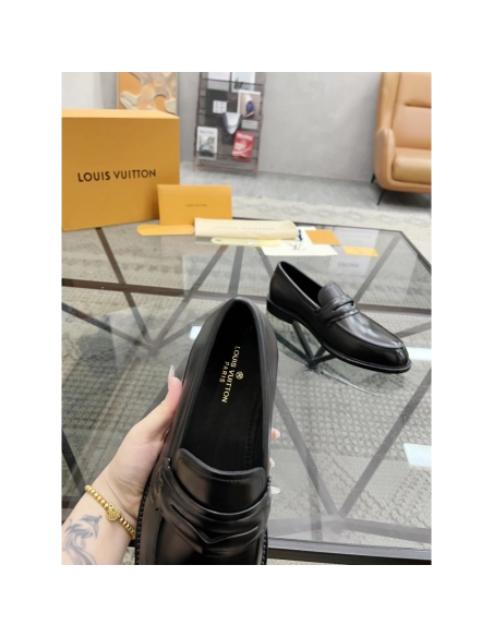 Louis Vuitton leather shoes 098,Louis Vuitton Leather Shoes,LOUIS VUITTON Sneakers,Business Shoes